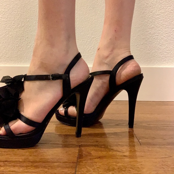 Platinum BP Heels - Picture 4 of 16